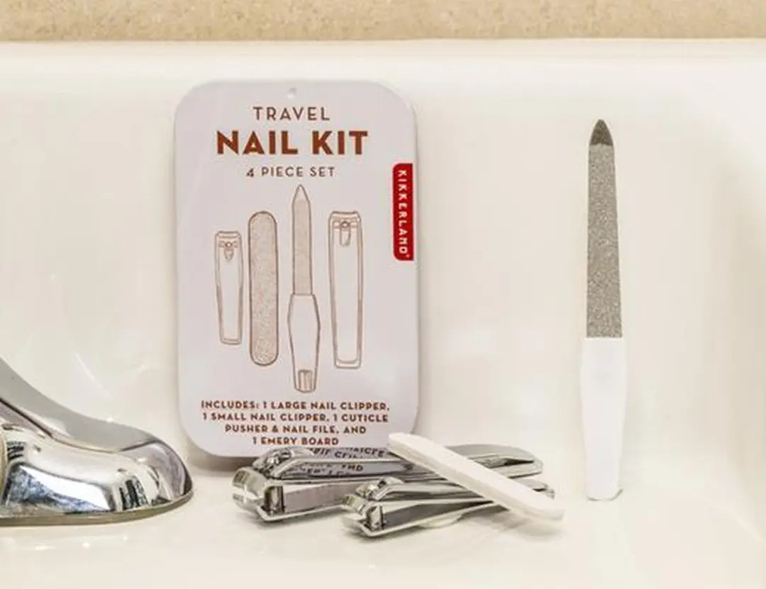 Kikkerland Travel Nail Kit - afbeelding 4 van 5
