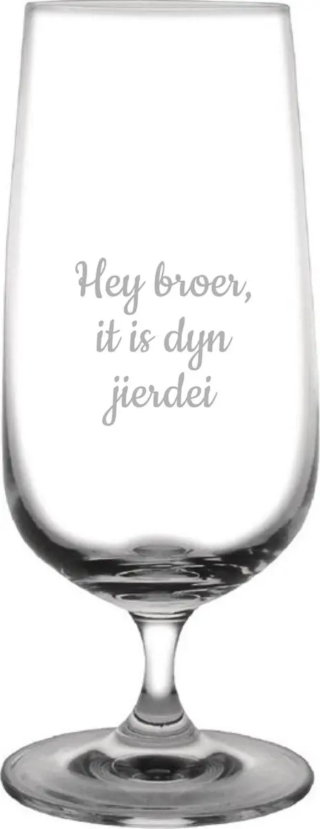 Bierglas op voet gegraveerd