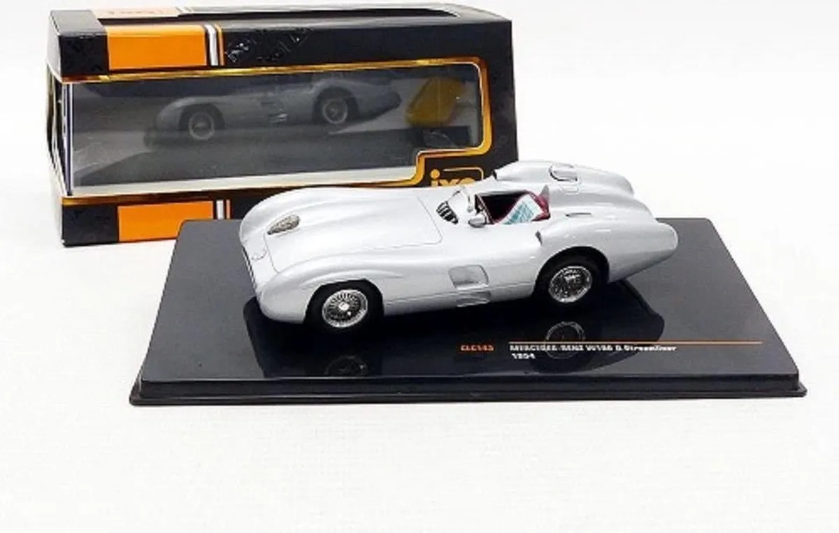 Mercedes-Benz W196 R Streamliner 1954 IXO Models 1:43 - Multicolor