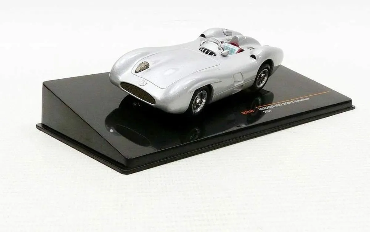 Mercedes-Benz W196 R Streamliner 1954 IXO Models 1:43 - Multicolor