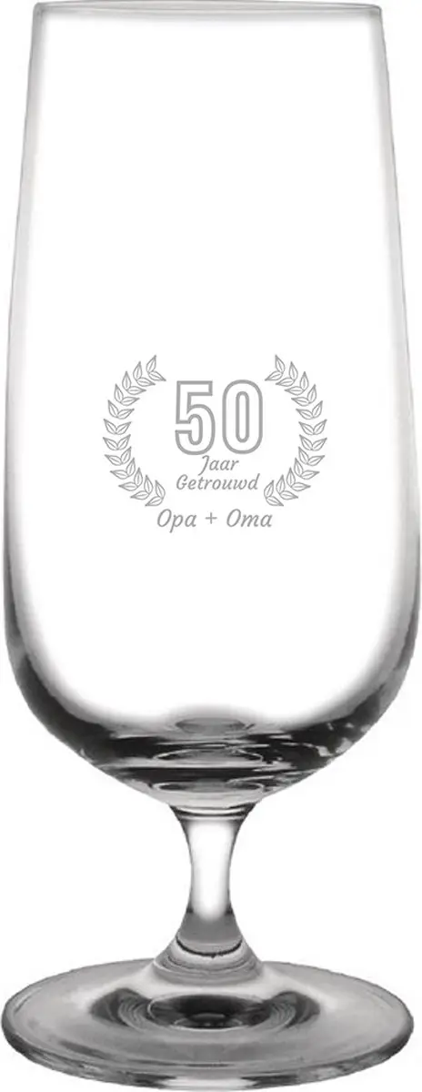 Gegraveerde Bierglas op voet 41cl Opa + Oma 50 jaar getrouwd