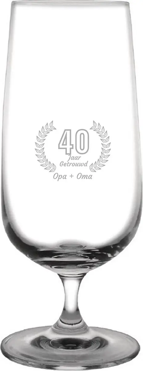 Gegraveerde Bierglas op voet 41cl Opa + Oma 40 jaar getrouwd