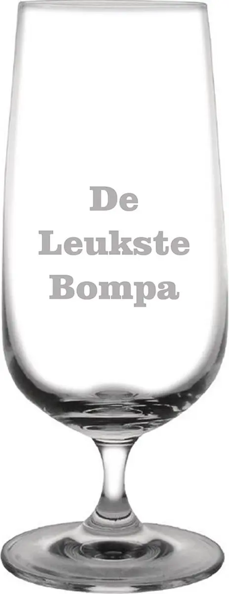 Bierglas op voet gegraveerd