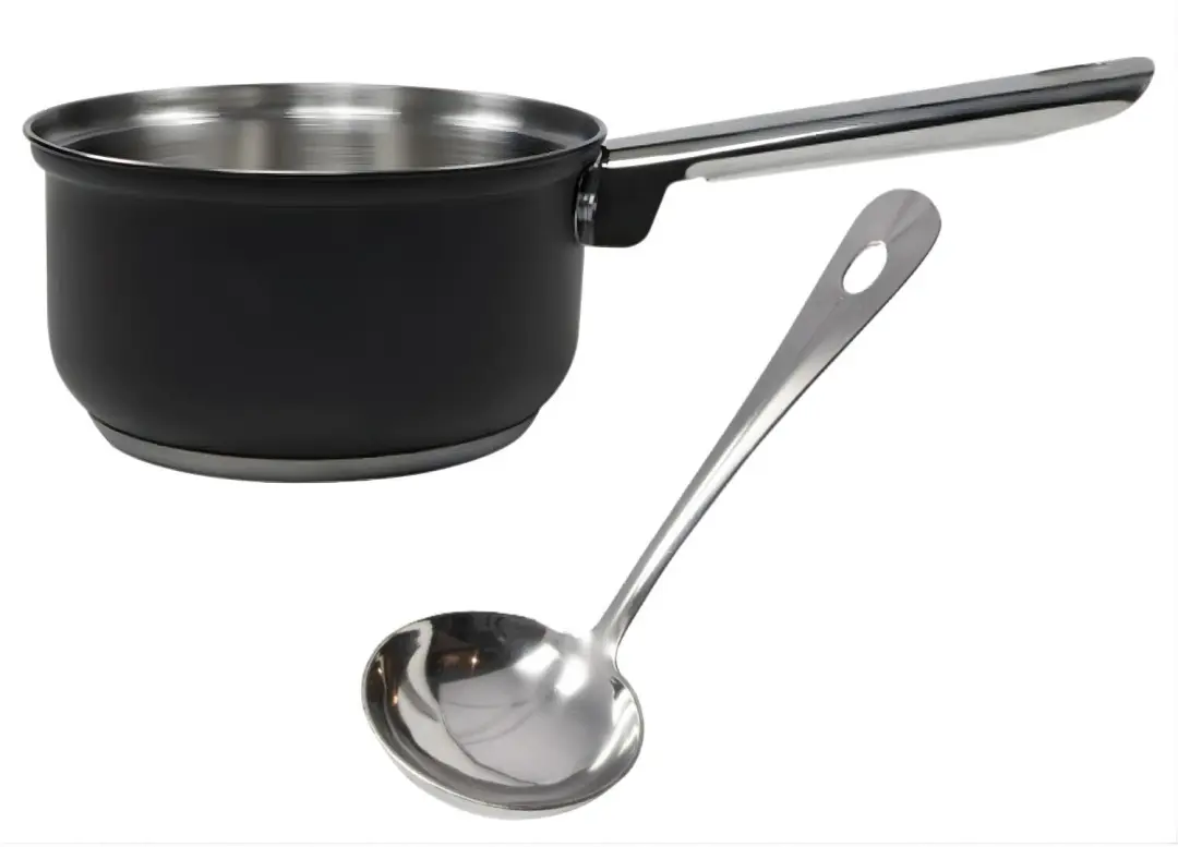 Svenska Living Steelpan en Sauslepel