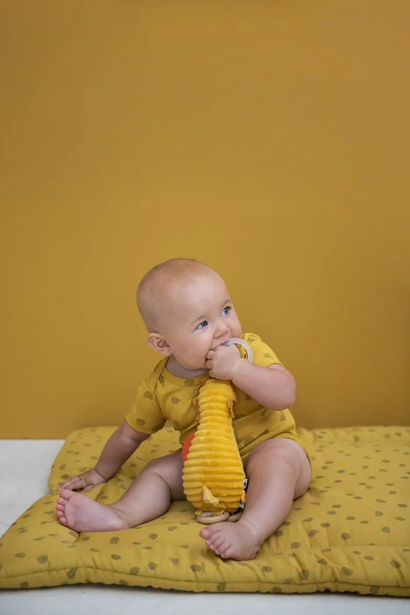 Trixie Baby Activiteitenknuffel Mr. Lion - Geel - afbeelding 4 van 5