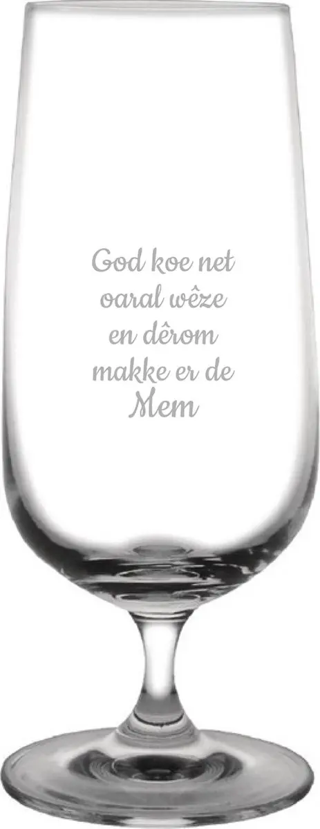 Bierglas op voet gegraveerd