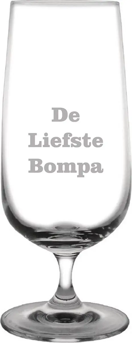 Bierglas op voet gegraveerd
