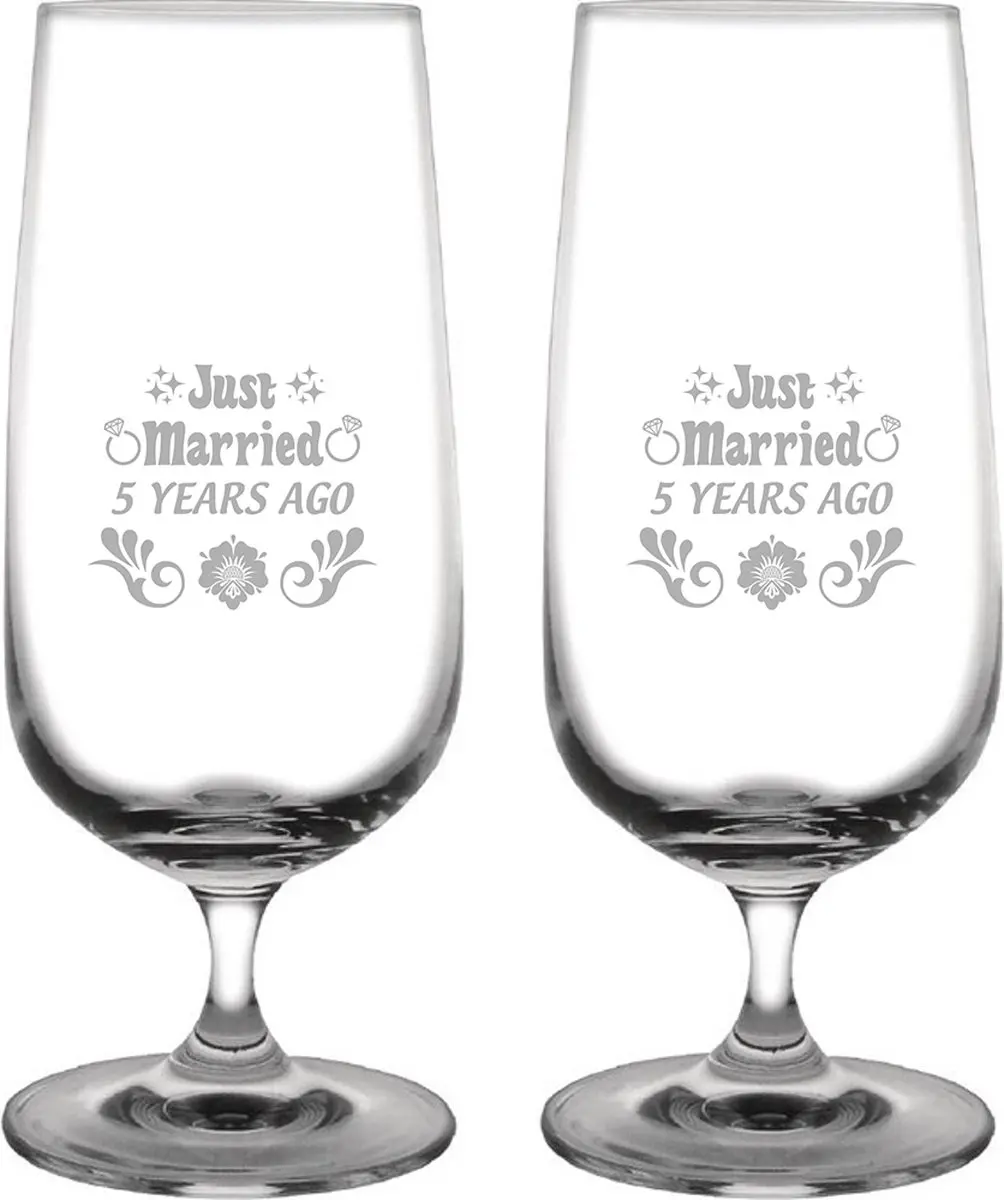Gegraveerde set Bierglazen op voet 41cl Just Married 5 years ago