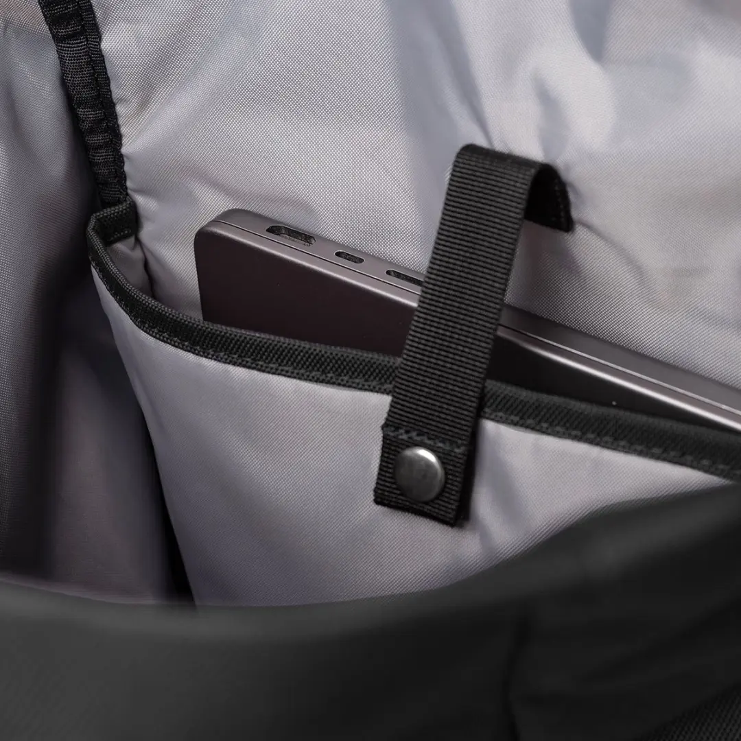 Sandqvist Icon Rolltop Rugzak L 26L - Zwart - afbeelding 6 van 6