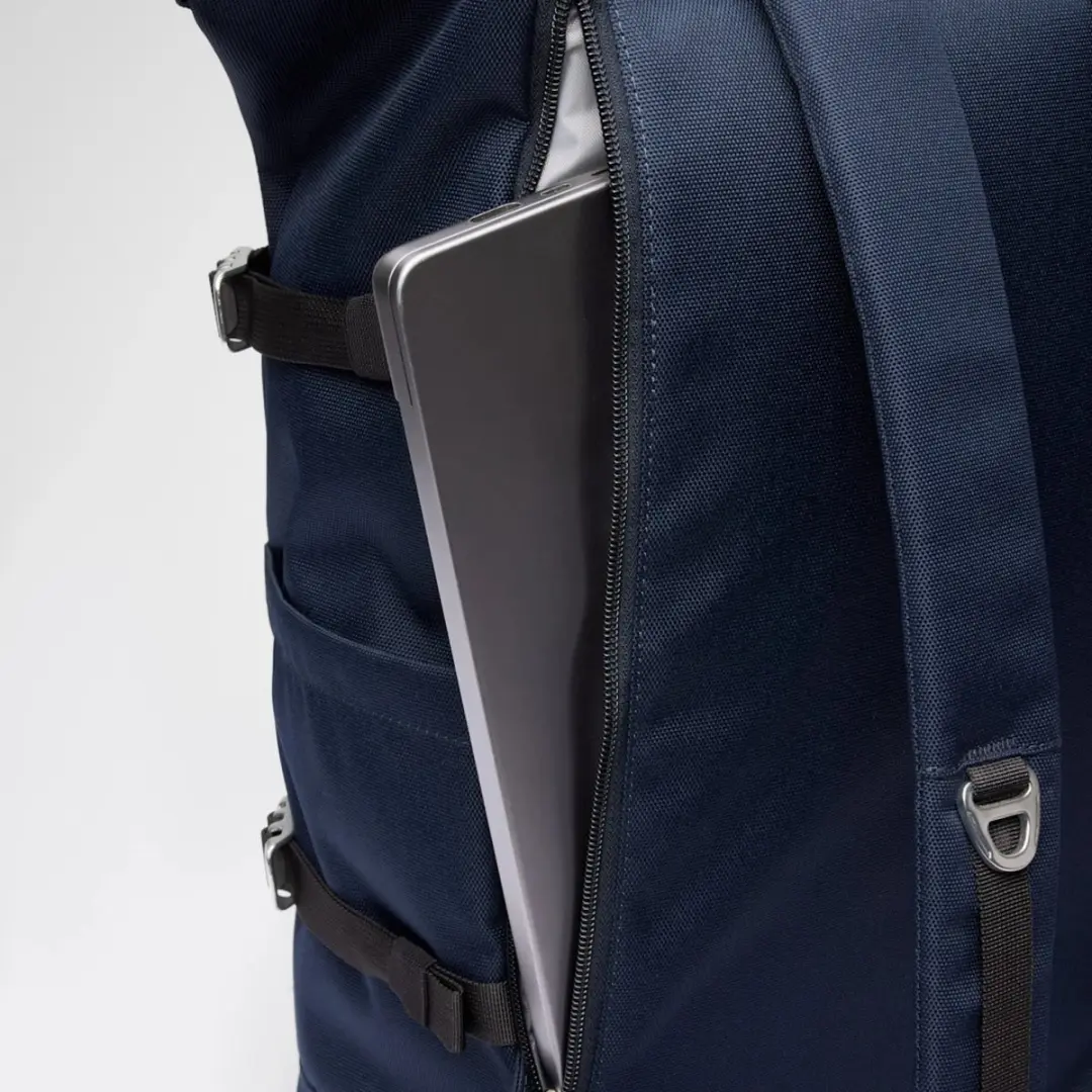 Sandqvist Icon Rolltop L Rugzak 26L - Navy - afbeelding 4 van 6