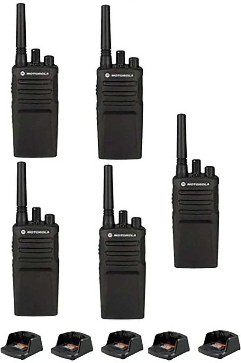 Set van 5 Motorola XT420 UHF IP55 PMR446 Portofoon met laders