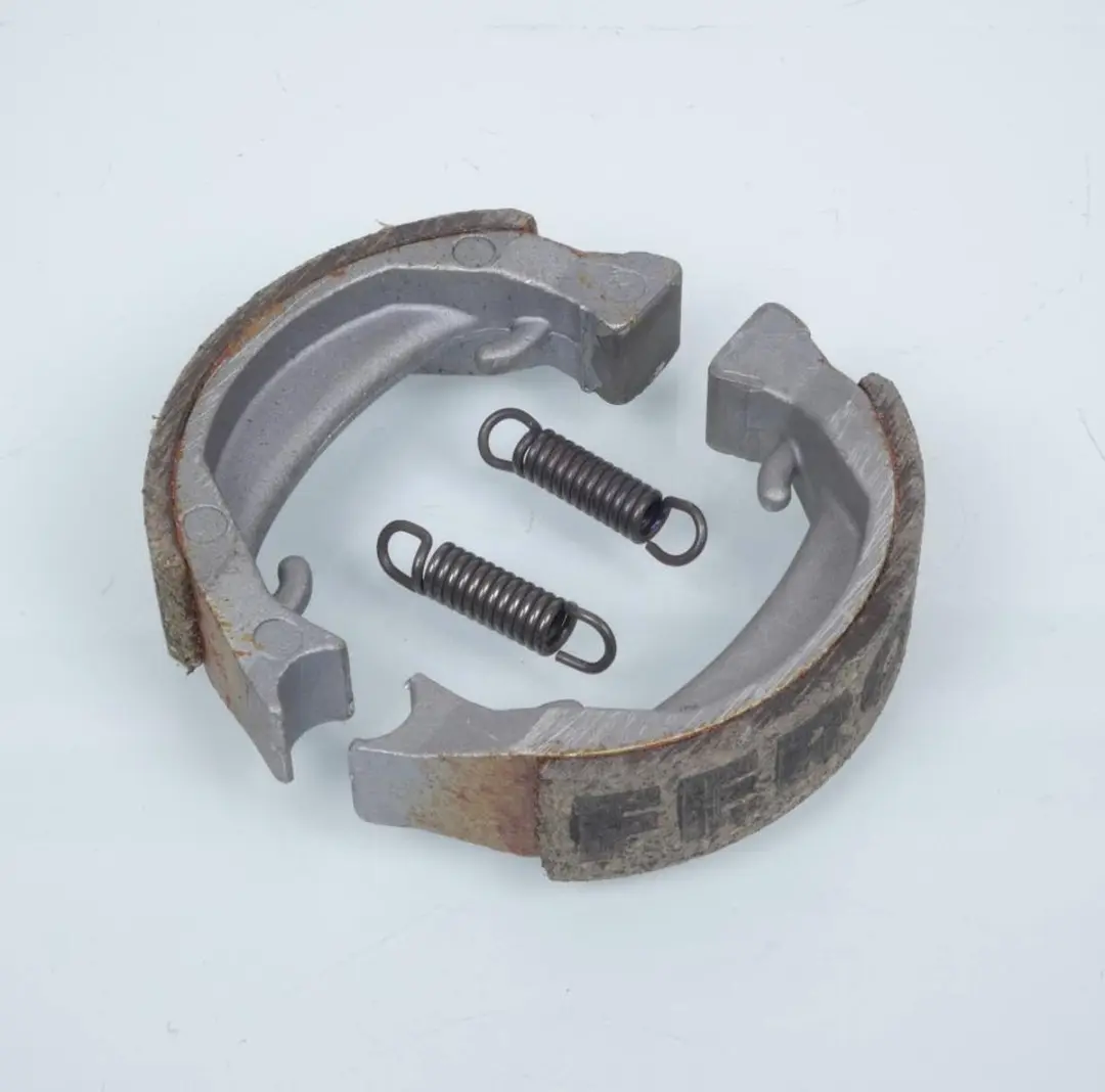 Mâchoire de frein Ferodo pour Mobylette Peugeot 105 103 SP 1991 à 2005 AV / AR