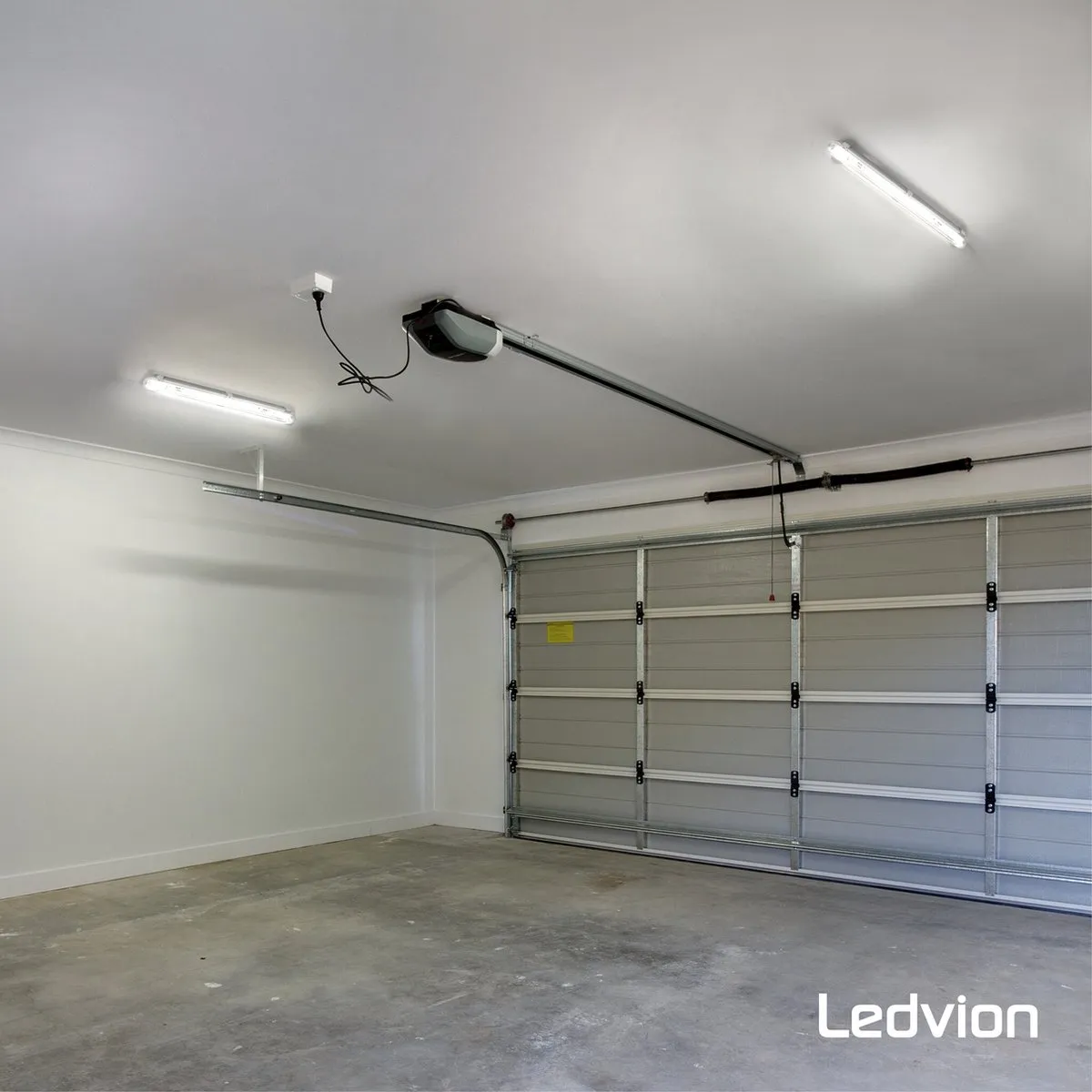 Ledvion LED TL Armatuur 60cm - Grijs - IP65 - Bewegingssensor