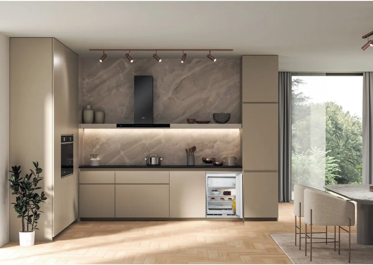 Whirlpool WBUF011 Geïntegreerde Combi-Koelkast 126L - Wit
