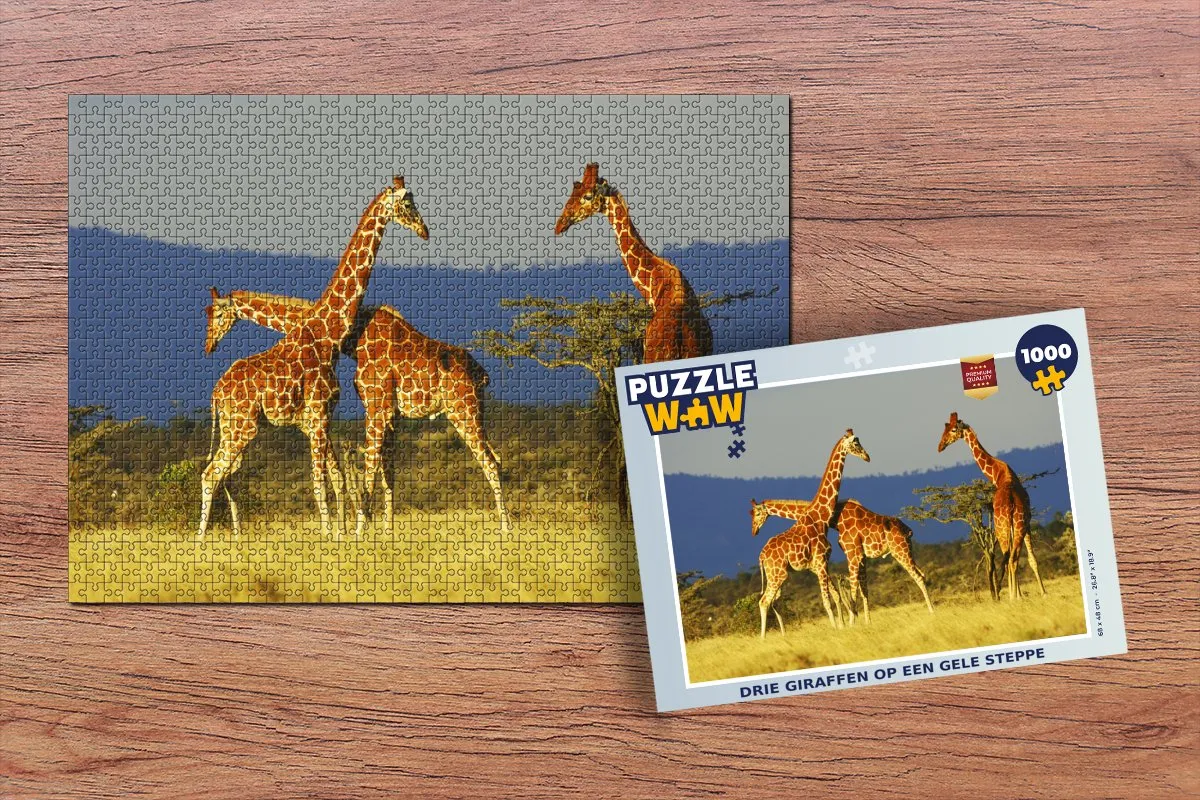 PuzzleWow Legpuzzel Drie giraffen op een gele steppe - 1000 Stukken - Multicolor