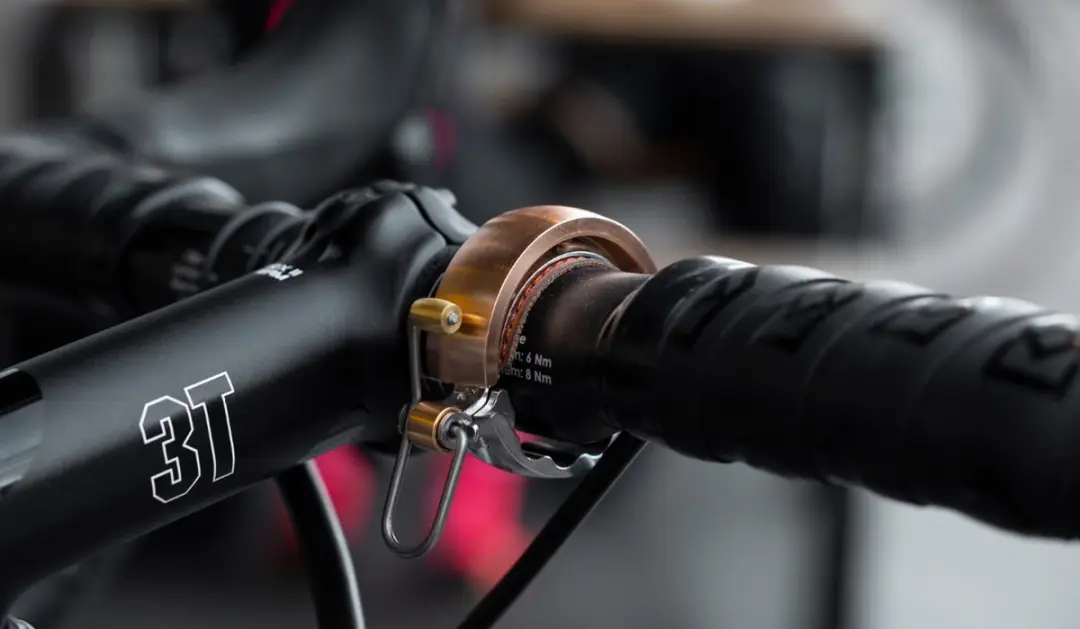 Knog Oi Luxe fietsbel Black - afbeelding 4 van 6