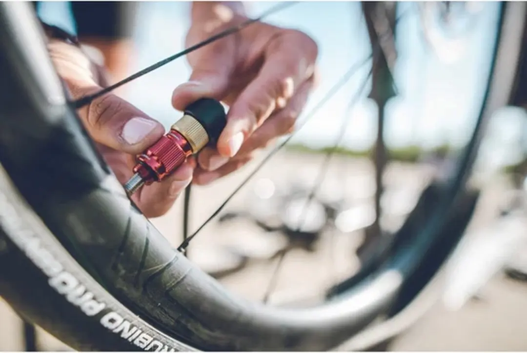 Lezyne Chuck ABS-1 PRO HP fietspomp - Rood - afbeelding 5 van 6
