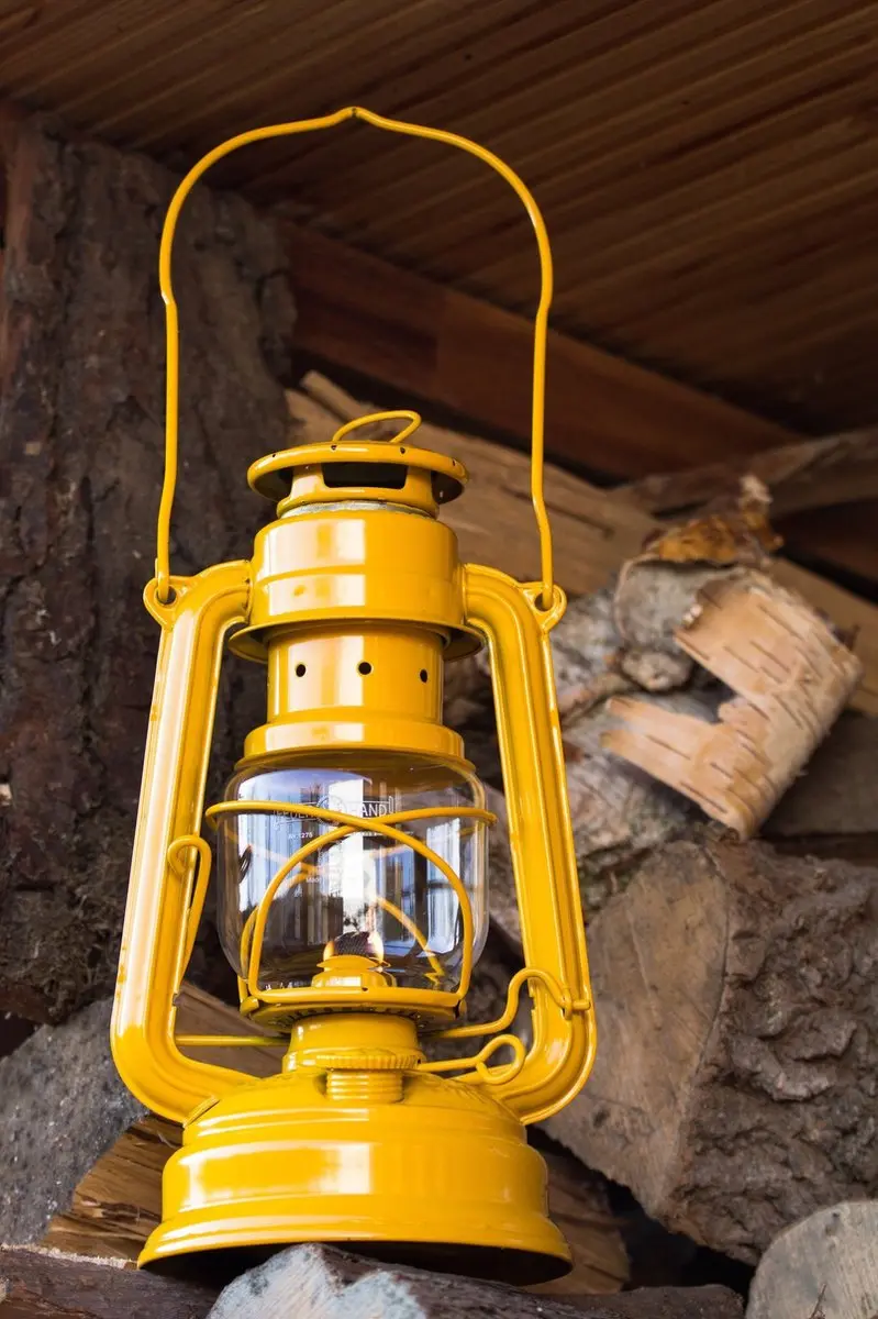 Feuerhand Hurricane Lantern 276 Geel - afbeelding 4 van 6