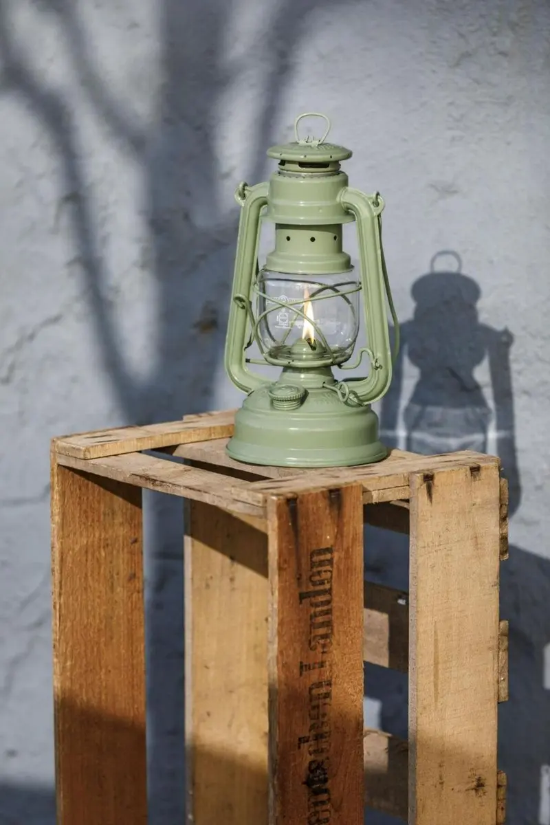 Feuerhand Hurricane Lantern Olijfgroen - afbeelding 4 van 6