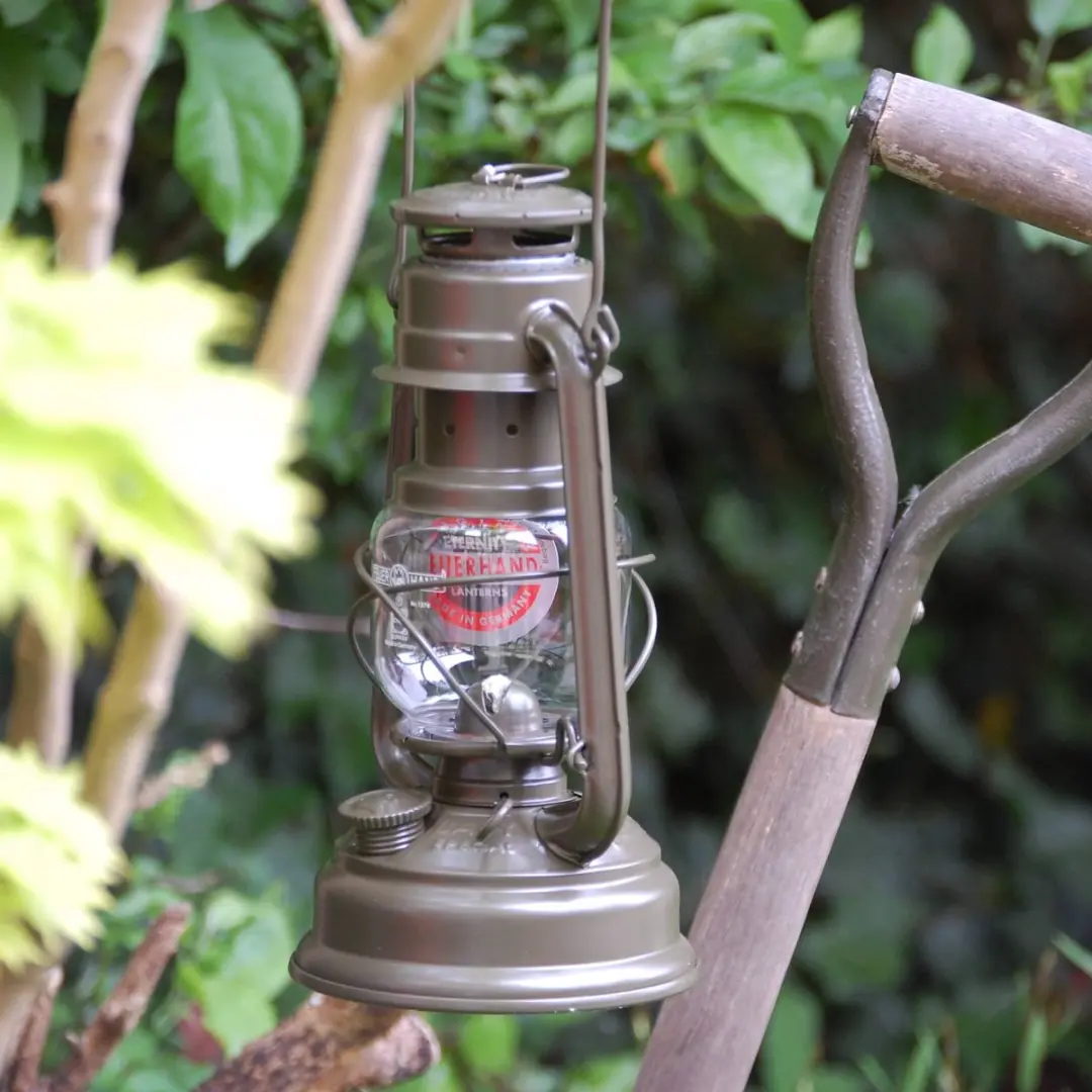 Feuerhand Hurricane Lantern Olijfgroen - afbeelding 2 van 6