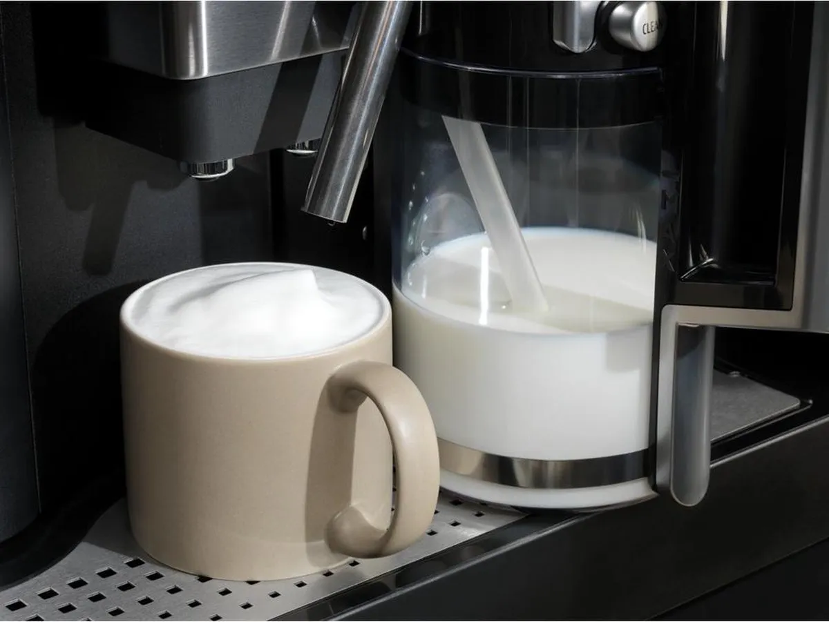 Electrolux KBC65T Volledig Automatische Espressomachine - 1,8L - Zwart