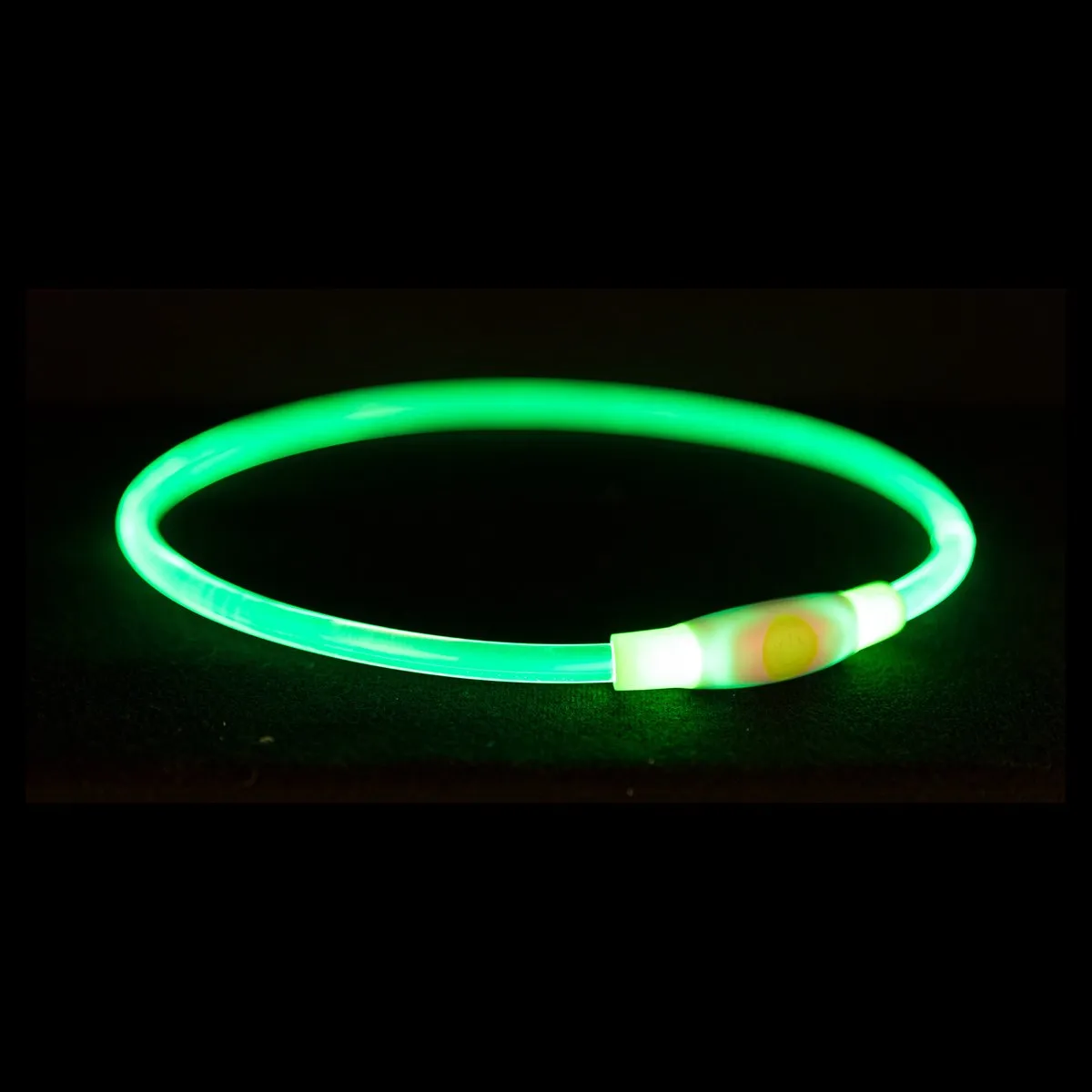 Trixie USB Oplaadbaar Lichtgevend Halsband - Groen - L - afbeelding 6 van 6