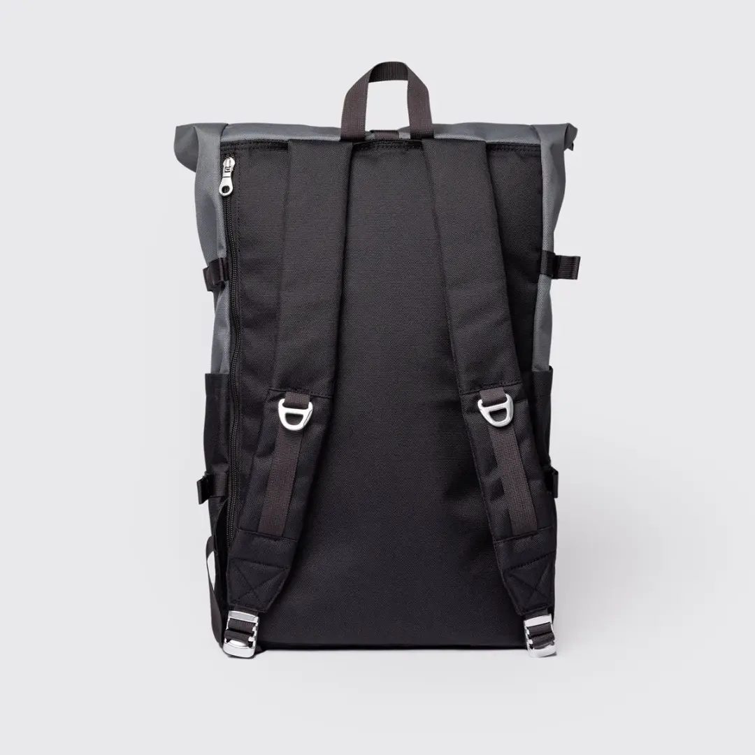 Sandqvist Icon Rolltop Backpack L multi dark with black leather