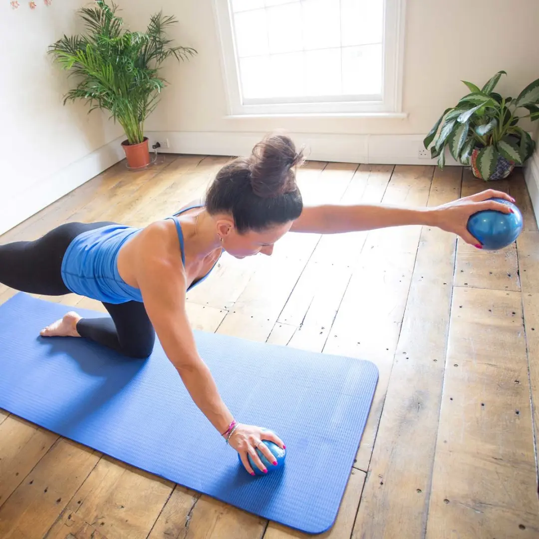 Fitness-Mad Pilates bal Soft Weights 0.5kg - 2 Stuks - afbeelding 5 van 6