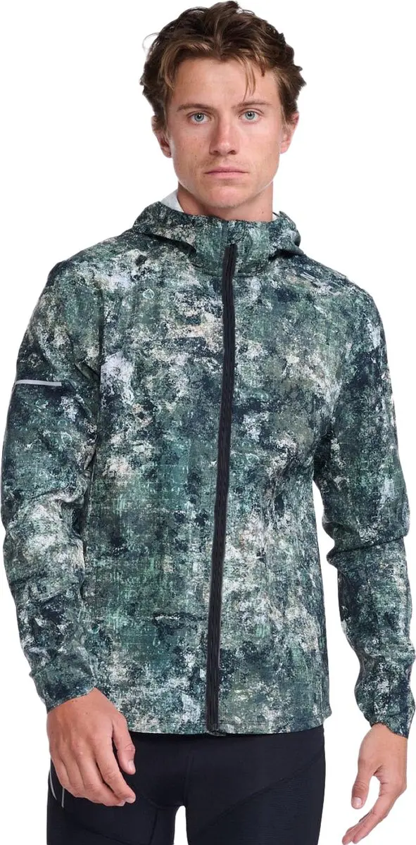 2XU Aero Jacket Hardloopjas Waterafstotend dankzij milieuvriendelijke C6 DWR-beh