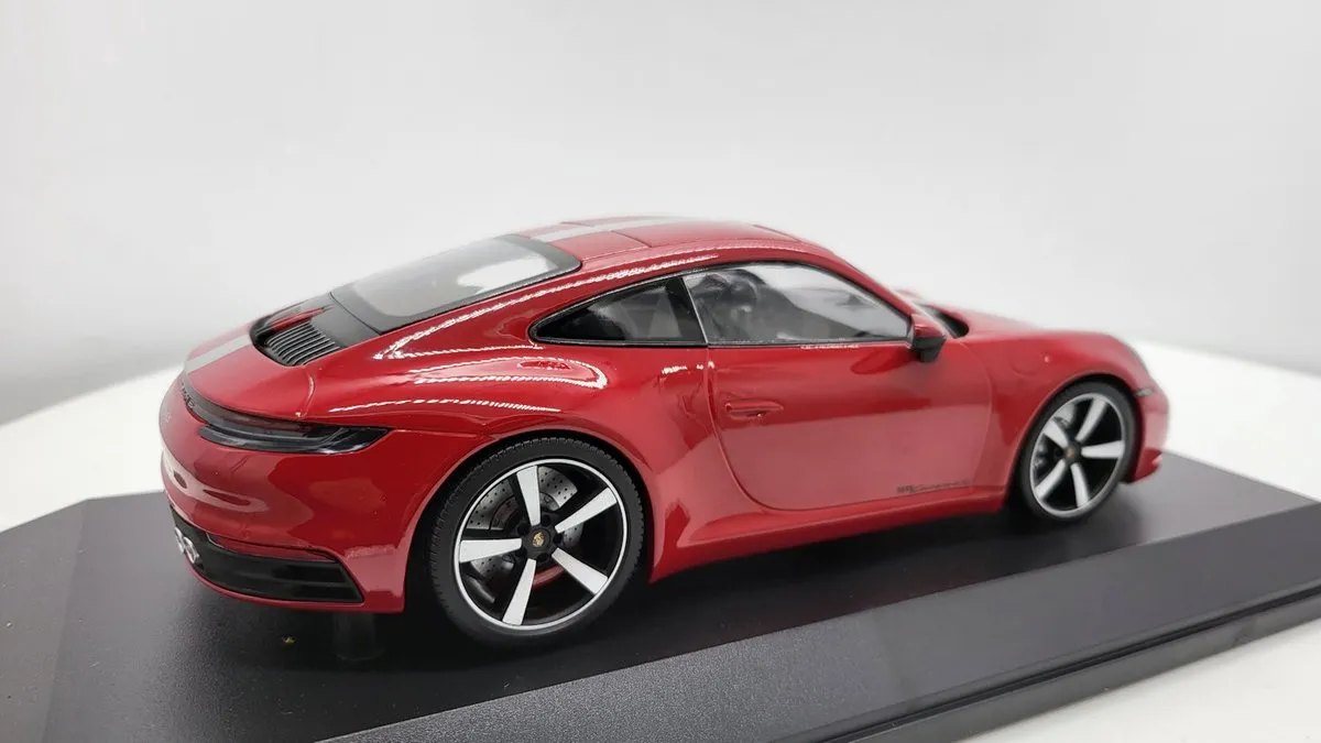 Porsche 911 Carrera 4S 2019 Minichamps 1:18 - Rood - afbeelding 6 van 6