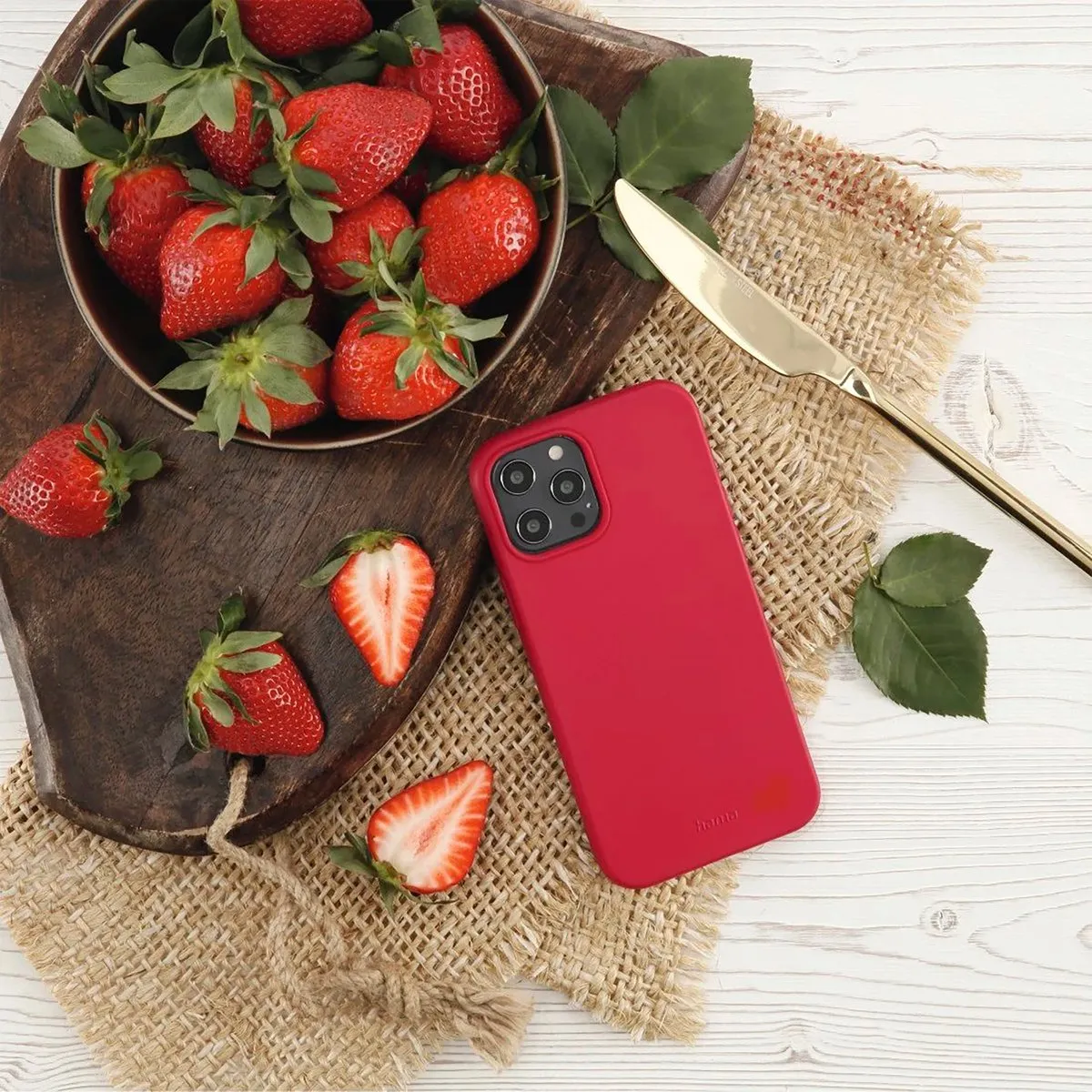 Hama Finest Feel Cover iPhone 14 Plus - Rood