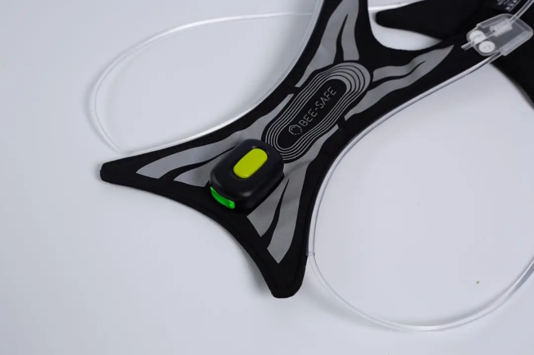 Bee Safe Spider LED Hardloopvest USB - afbeelding 3 van 6