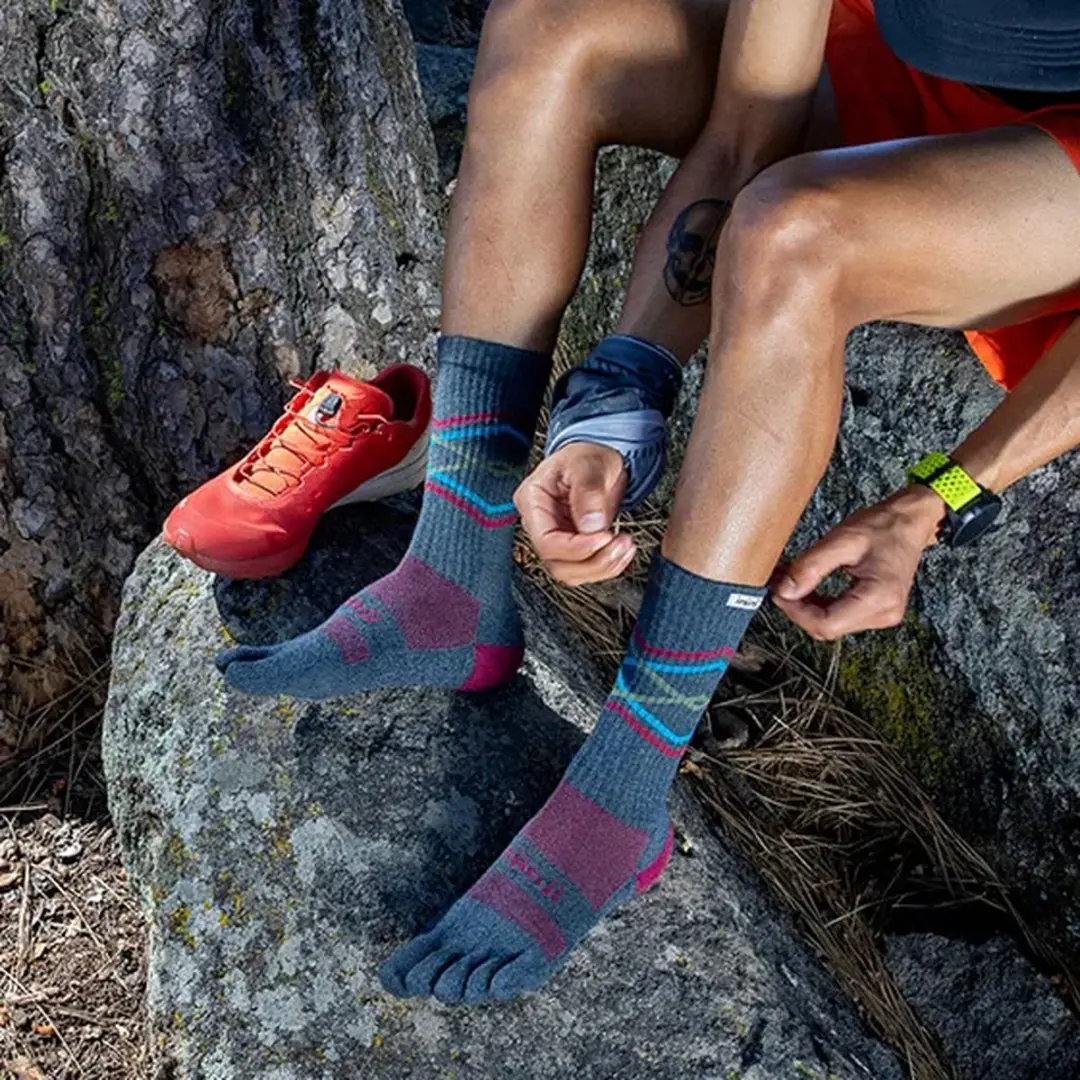 Injinji Trail Midweight Crew Teensokken - Granite - afbeelding 4 van 6