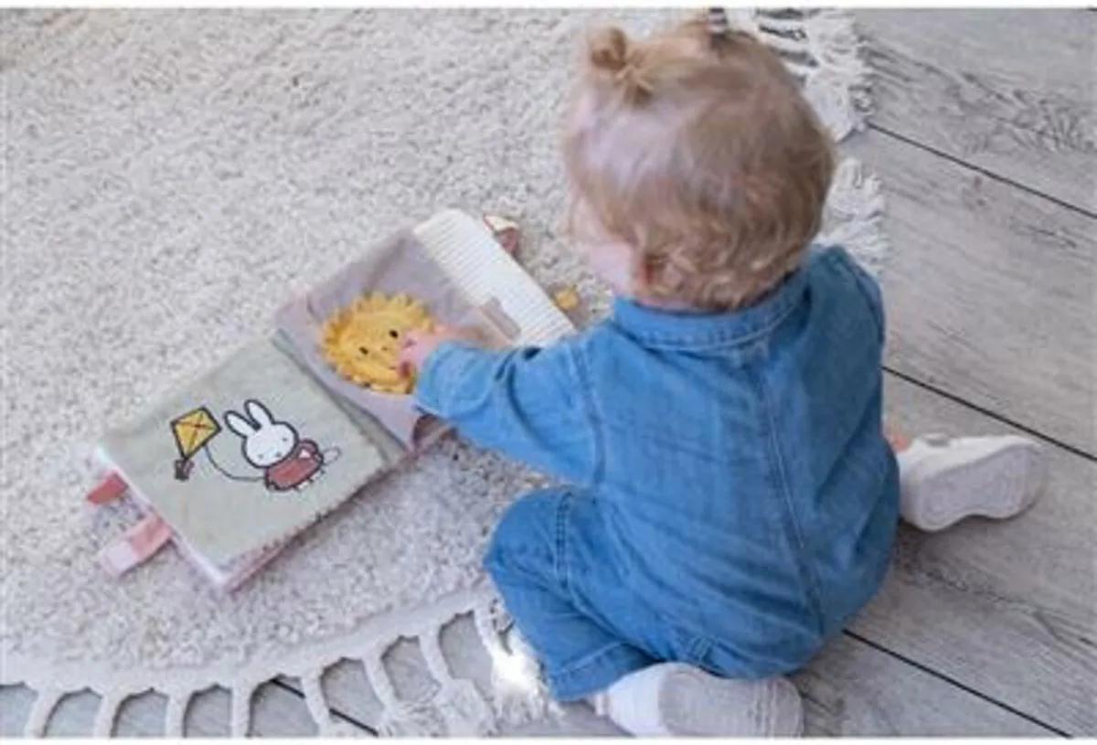 Nijntje Fluffy Activiteitenboekje - Roze