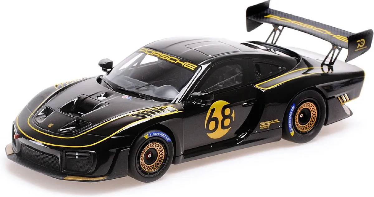 Porsche 935/19 Black + Gold Stripes 2020 - 1:18 - Minichamps