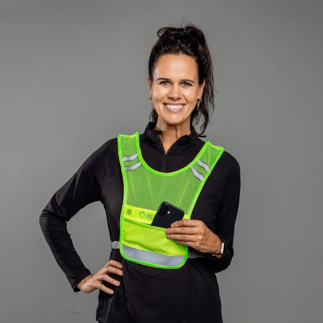 Bee Safe LED vest USB met telefoonvak - Lime - afbeelding 2 van 3