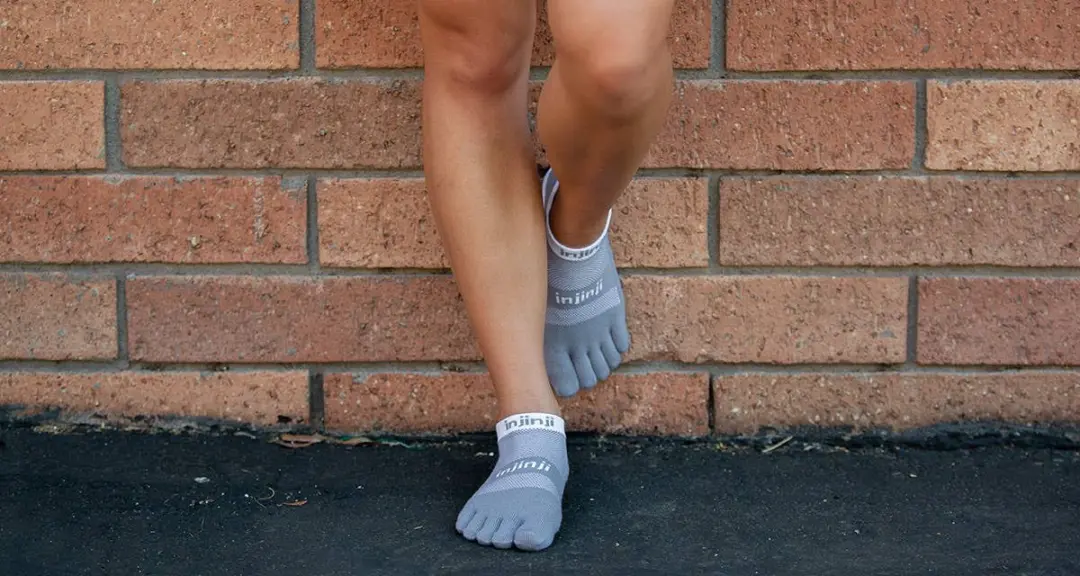 Injinji Run Midweight No-Show Teensokken - Zwart/Grijs - afbeelding 2 van 2