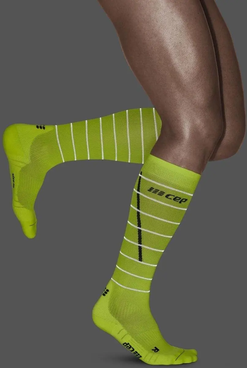 CEP - Reflectie Compressiekousen - neon yellow - Maat (kuitomtrek): Dames II: Kuitomtrek 25 - 31 cm - afbeelding 4 van 5