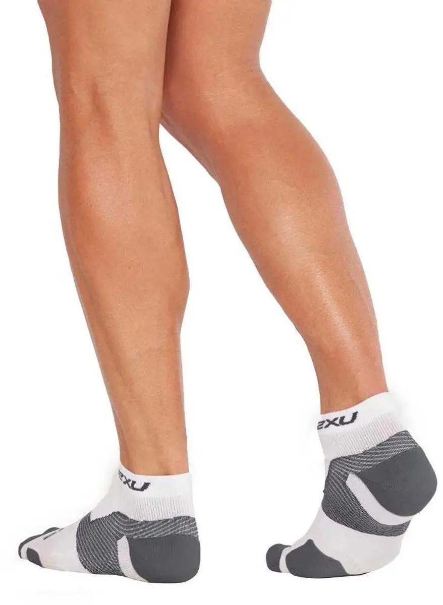 2XU Vectr Lightcushion Enkelsokken - Wit/Grijs - afbeelding 2 van 2