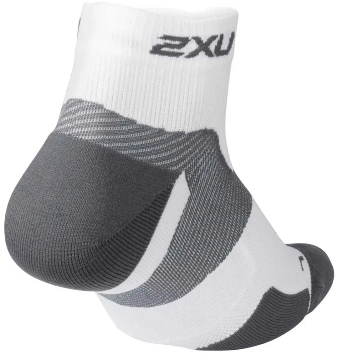 2XU Vector Cushion 1/4 Crew Sokken - Wit/Grijs - afbeelding 2 van 2