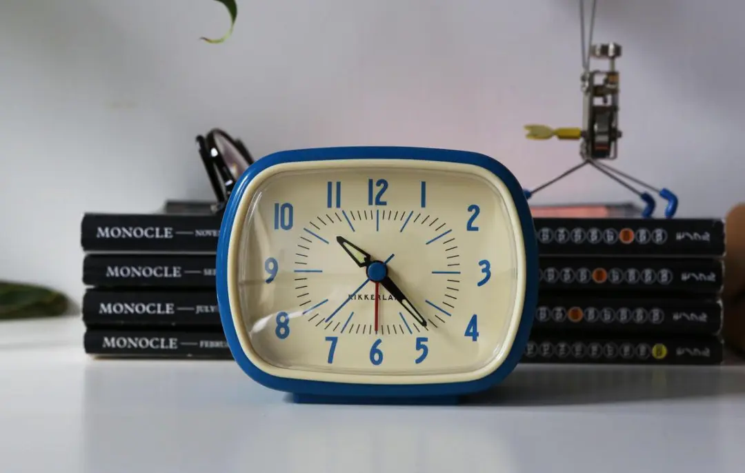 Kikkerland Retro Wekker - Blauw - afbeelding 3 van 5