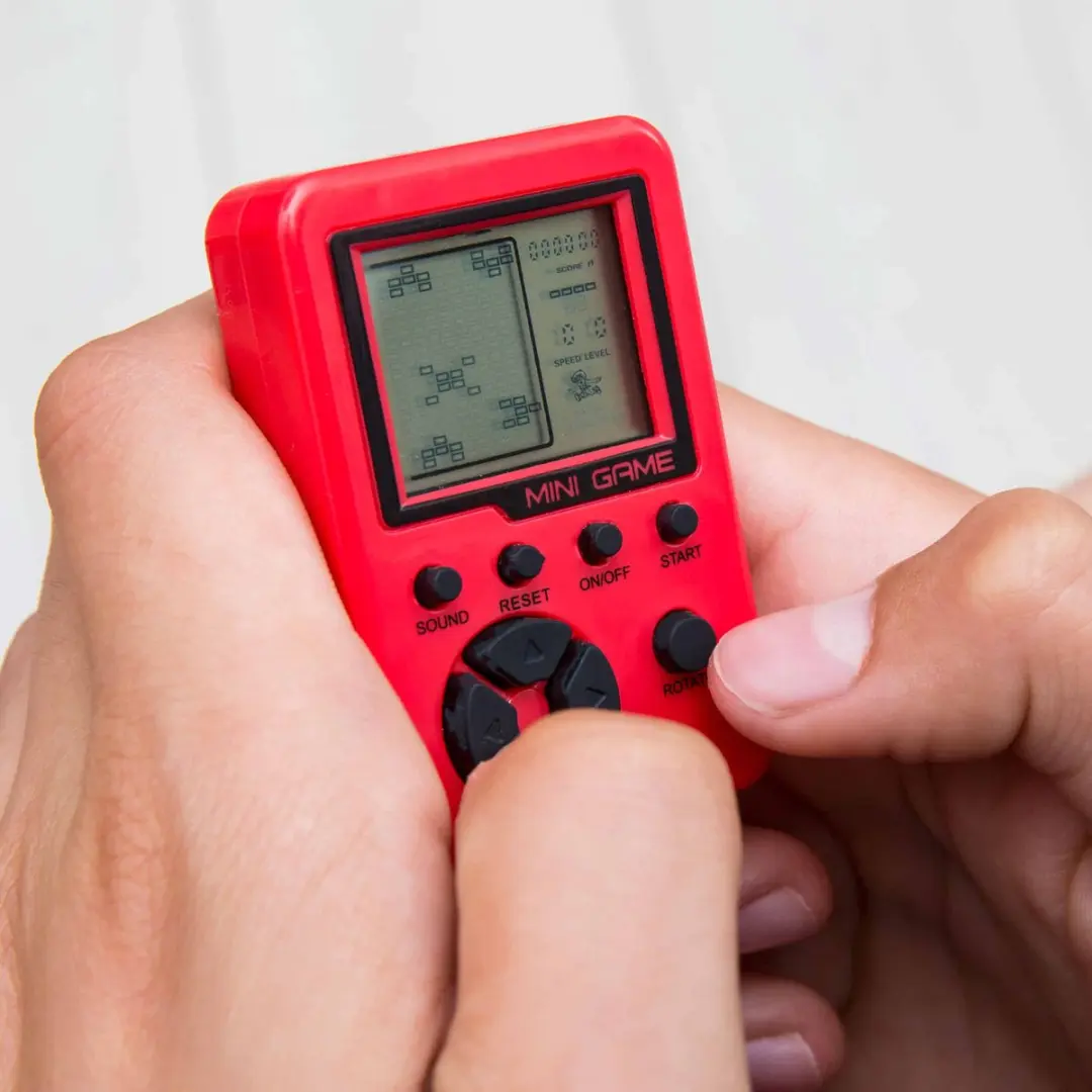 Kikkerland Pocket Arcade Spel Rood - afbeelding 2 van 4