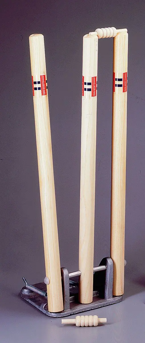 Gray-Nicolls Cricket STUMPS SPRING RETURN 28 M 28 Inch