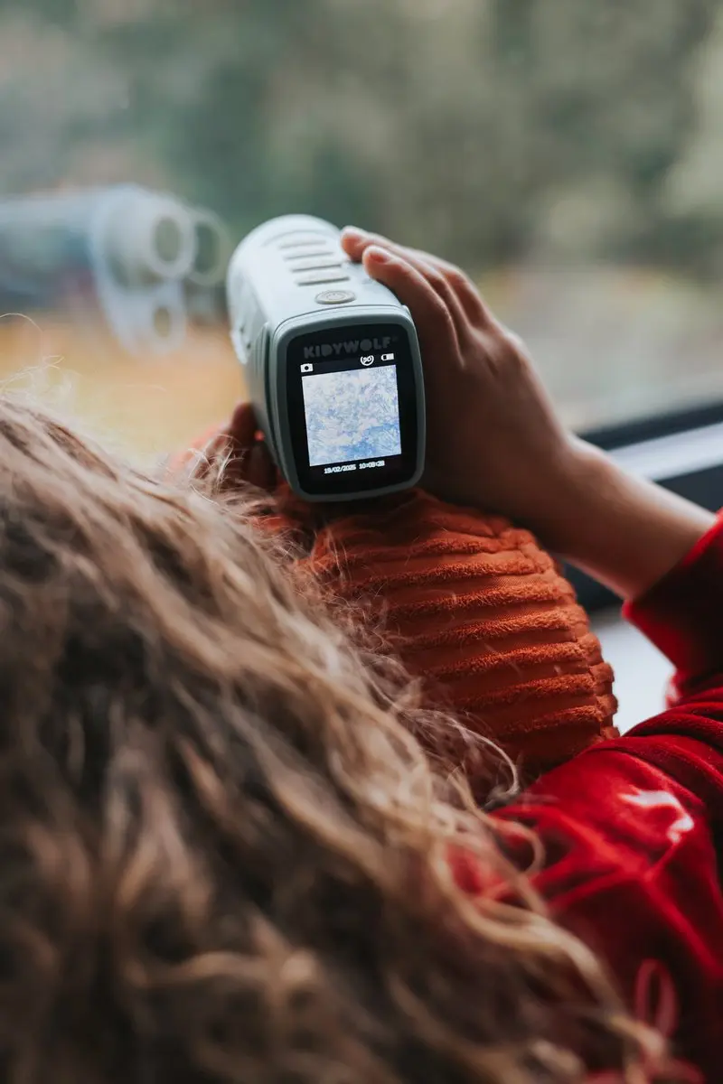 KIDYWOLF KIDYVISION Nachtzicht Camera voor Kinderen – Infrarood tot 70m, 8MP, Foto & Video Functie, Ingebouwd Scherm, Micro SD Slot, 6+ - afbeelding 4 van 6