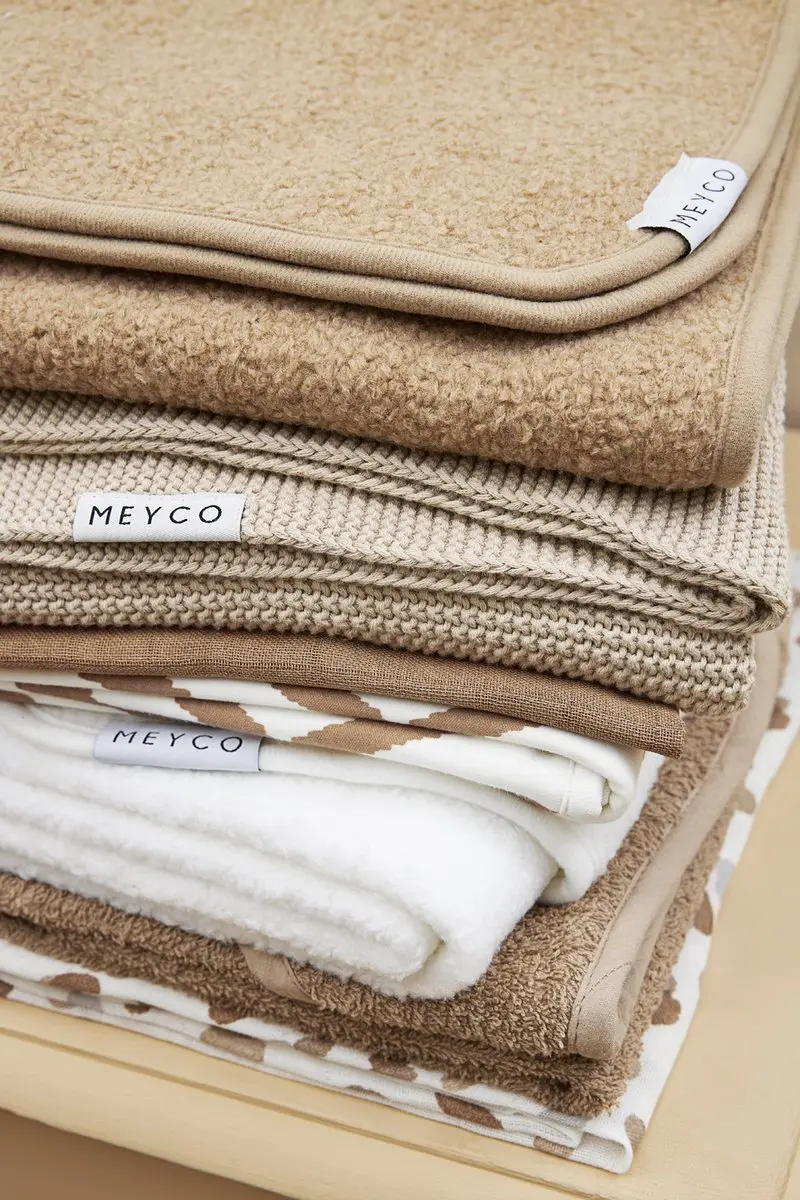 Meyco Baby Bouclé Wikkeldeken 100x105cm - Toffee - afbeelding 4 van 4