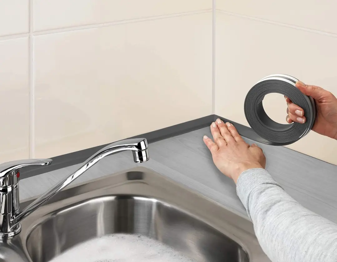 Wenko Afdichttape 400cm x 2,8cm - Grijs - afbeelding 3 van 3