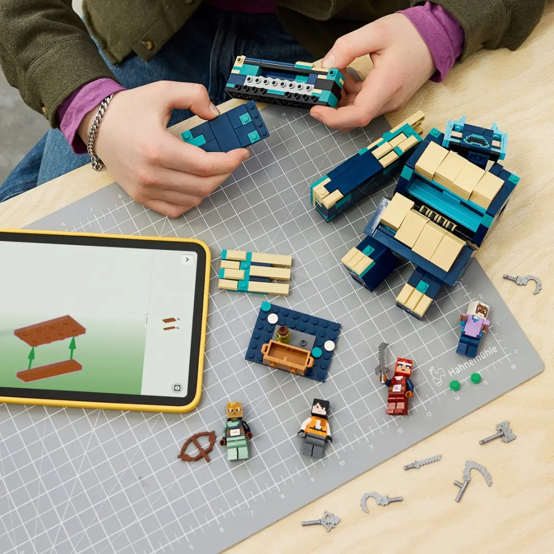 LEGO Minecraft De Strijd tegen de Duistere Opzichter 21591 - afbeelding 3 van 6