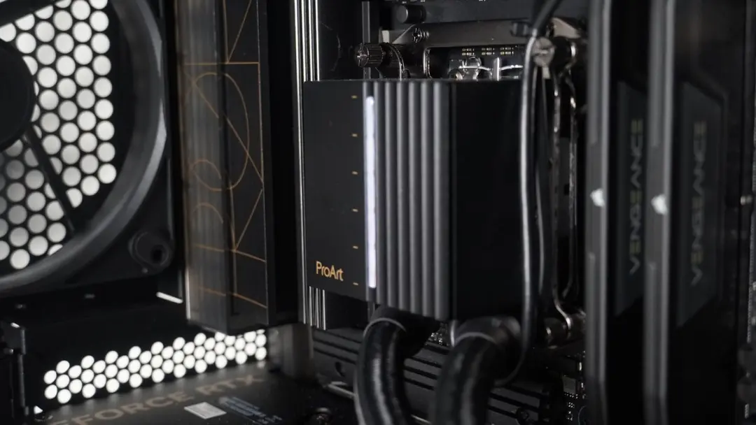 Azerty Creator Expert Ti Gaming PC - Ryzen 9 9900X3D - 2TB - afbeelding 4 van 6