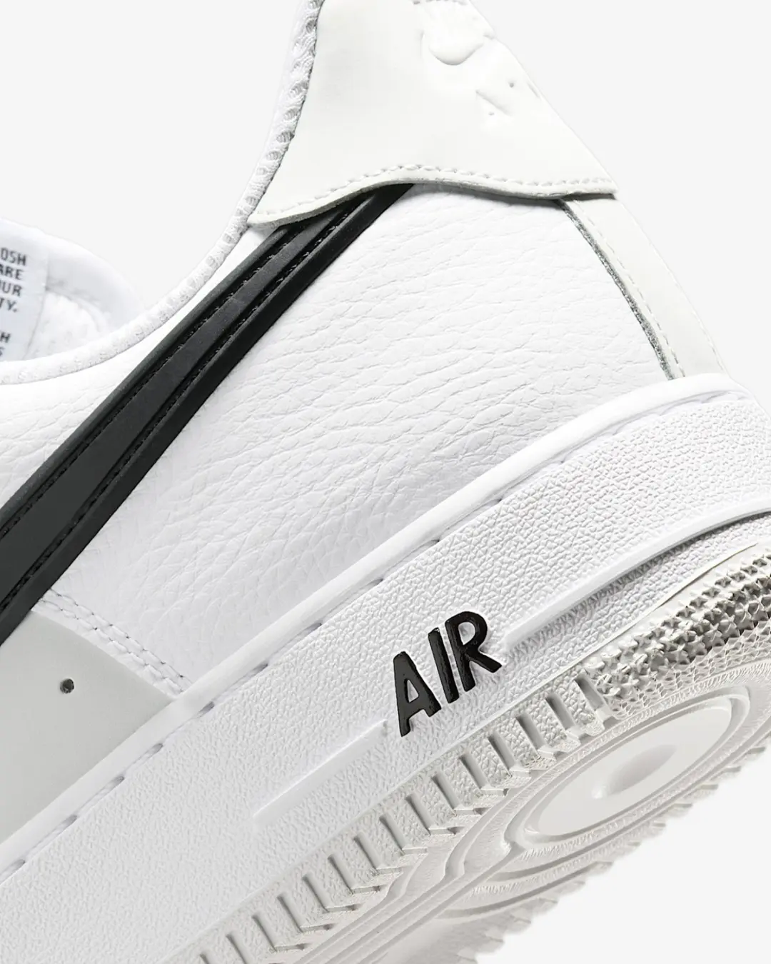 Nike Air Force 1 '07 LV8