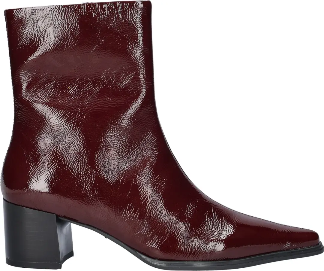Vagabond Giselle patent cherry